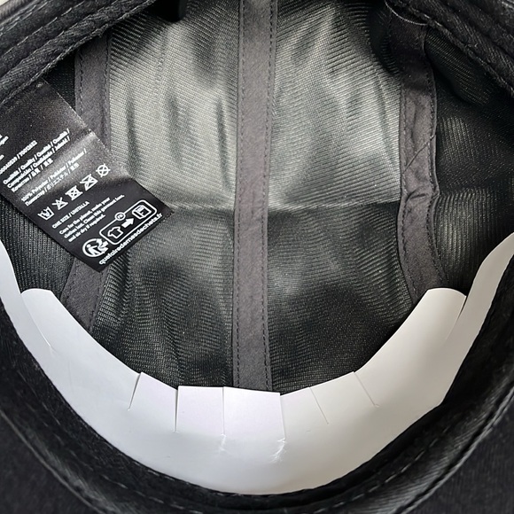 Brand New Hugo Boss Adjustable Baseball Cap - Picture 3 of 3